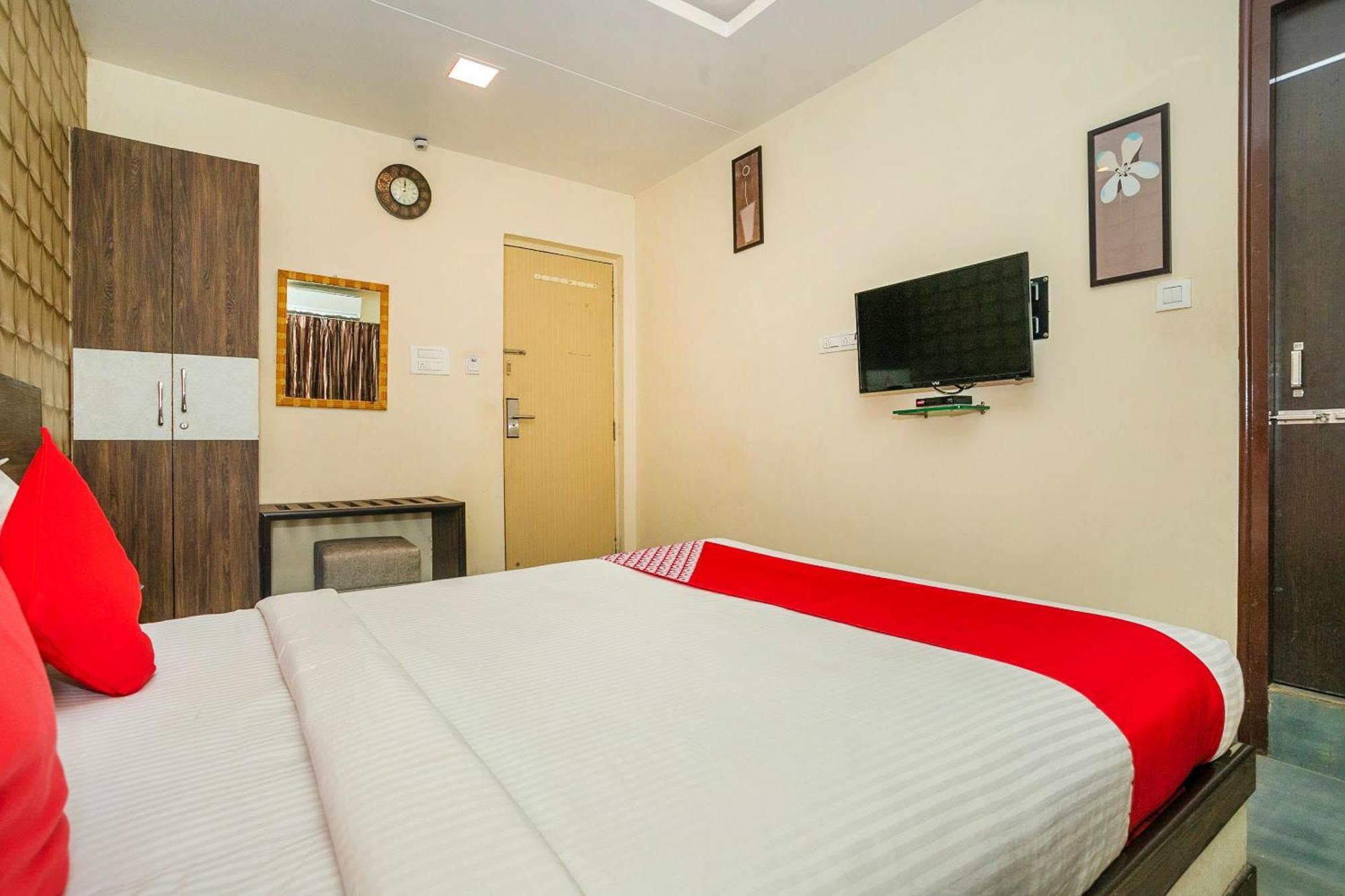 Super Collection O Indian Suites Near Sitara Restaurant Bangalore Exterior photo