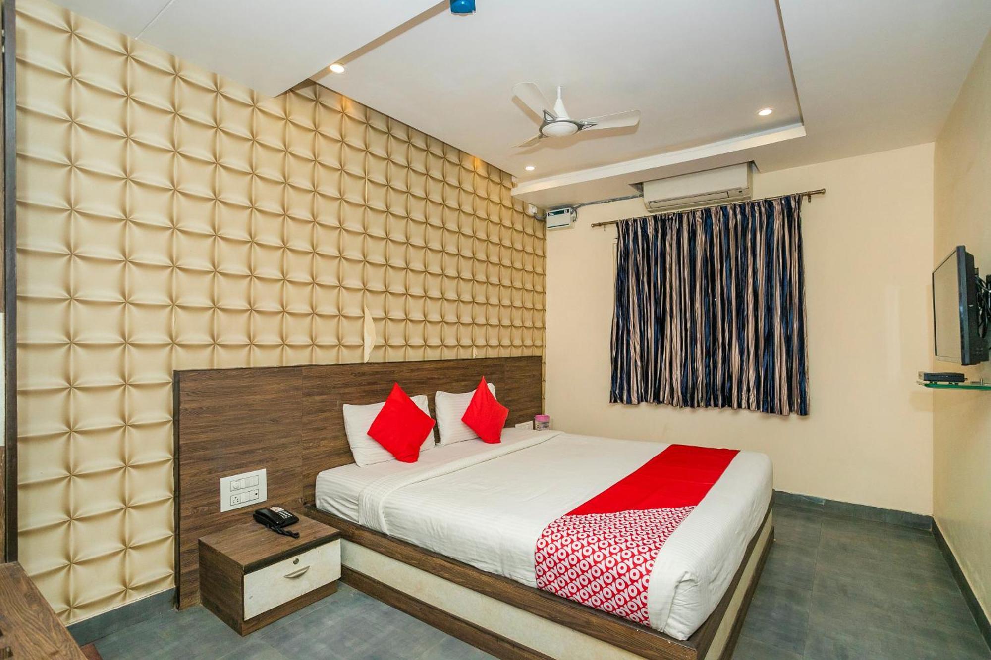 Super Collection O Indian Suites Near Sitara Restaurant Bangalore Exterior photo