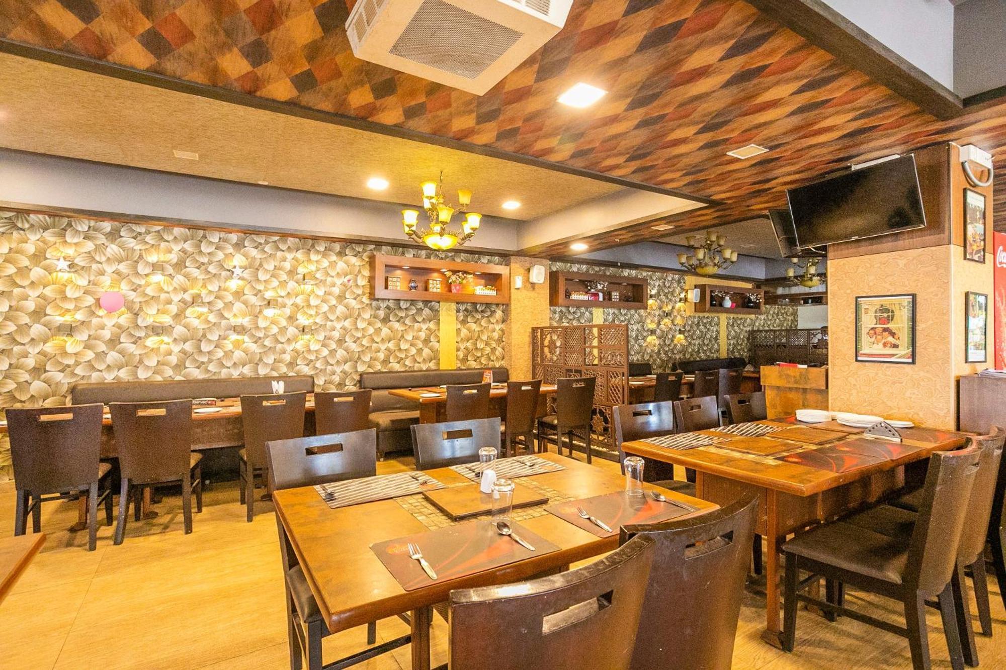 Super Collection O Indian Suites Near Sitara Restaurant Bangalore Exterior photo