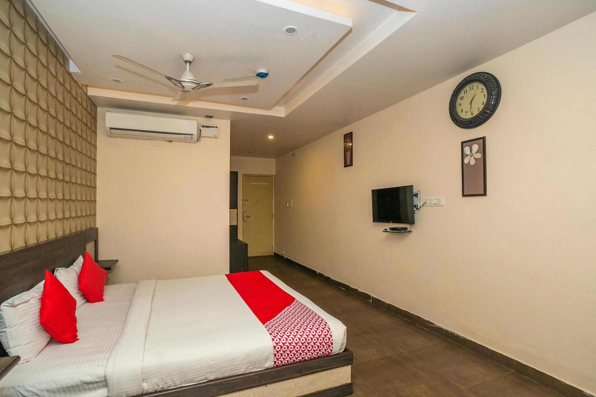 Super Collection O Indian Suites Near Sitara Restaurant Bangalore Exterior photo