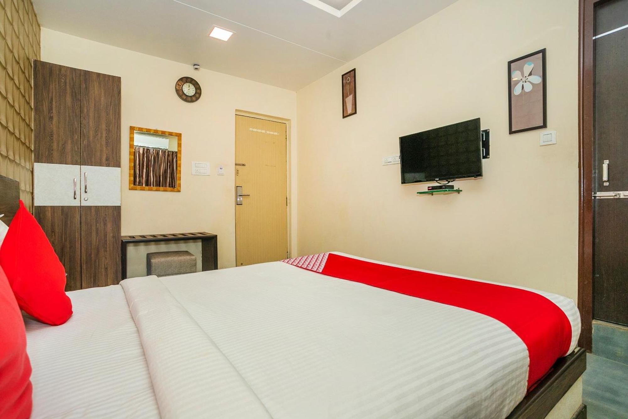 Super Collection O Indian Suites Near Sitara Restaurant Bangalore Exterior photo
