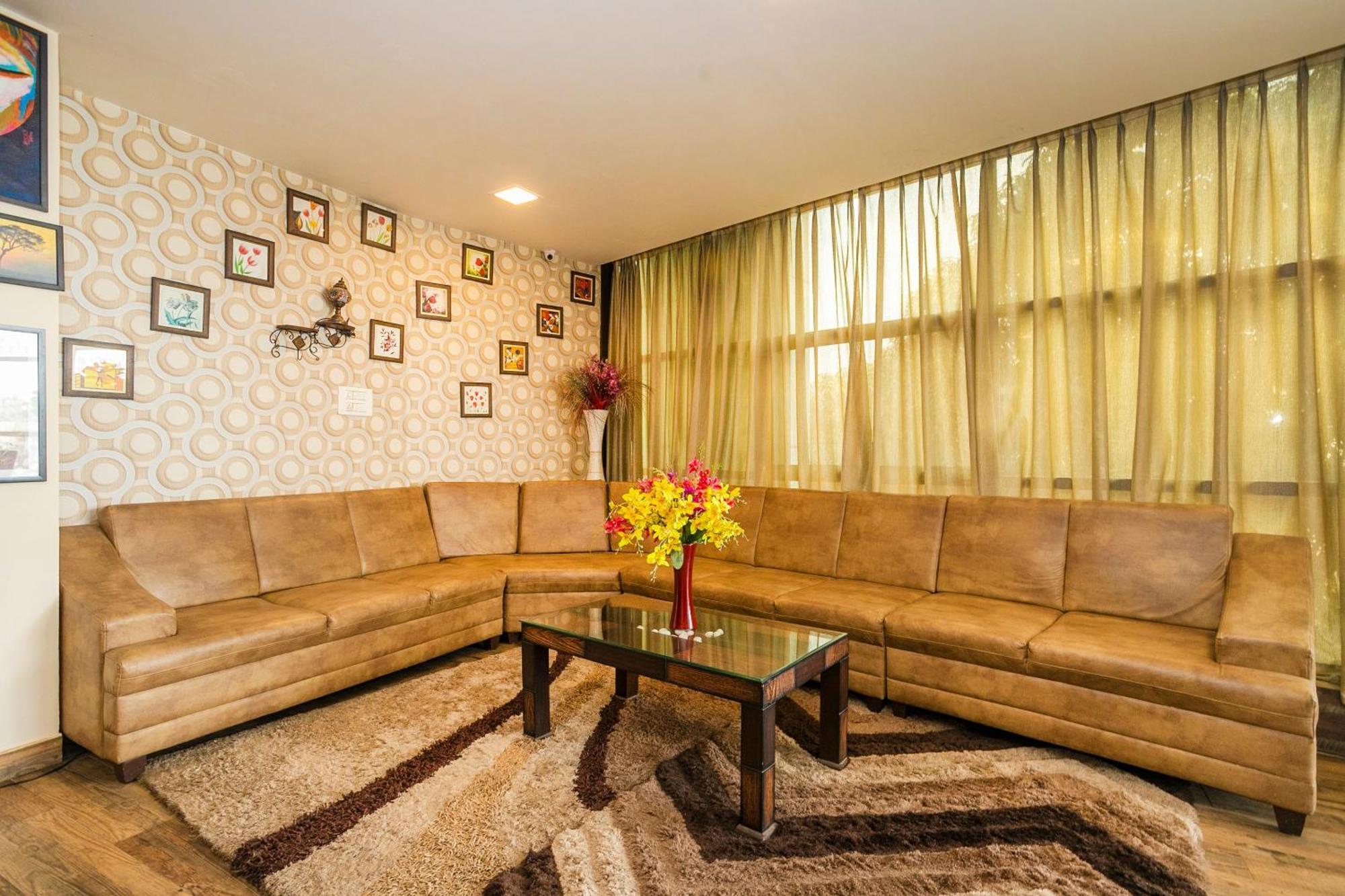 Super Collection O Indian Suites Near Sitara Restaurant Bangalore Exterior photo
